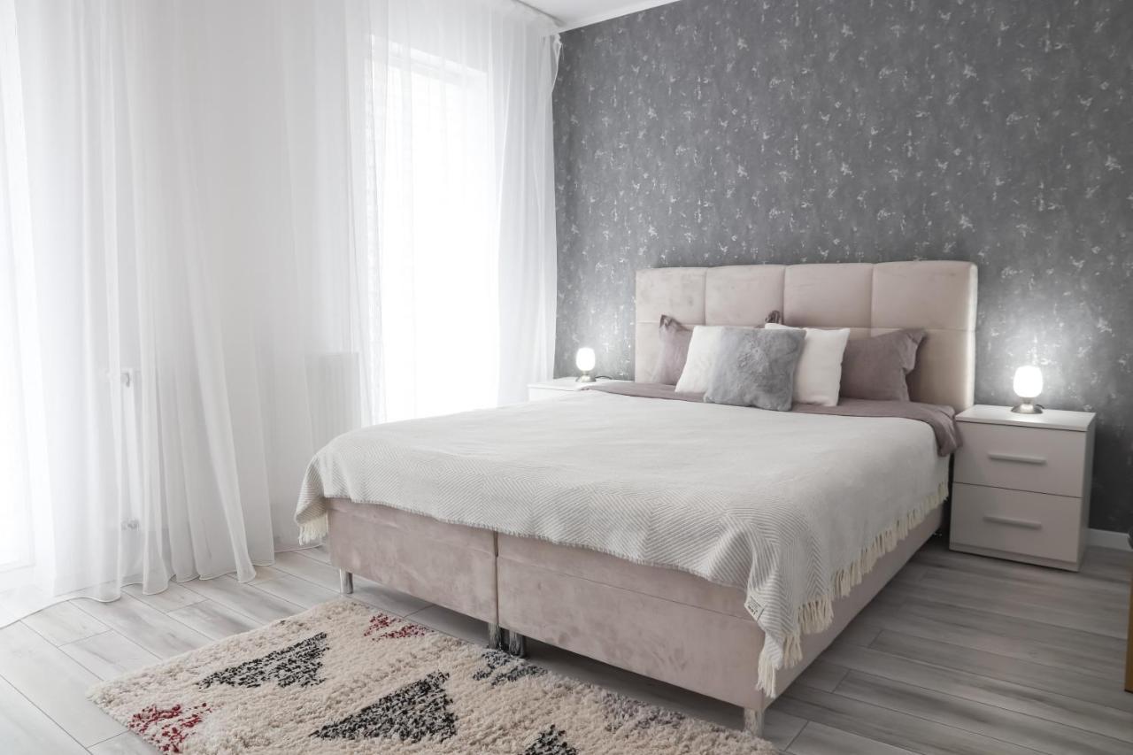 Stars Apartment Brasov Ngoại thất bức ảnh